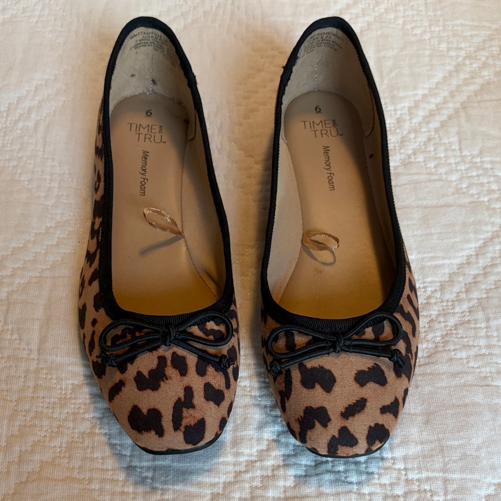 Leopard print ballet flats